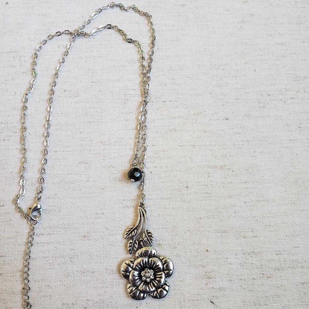 3/$24 Rose Lariat Necklace - Picture 6 of 8